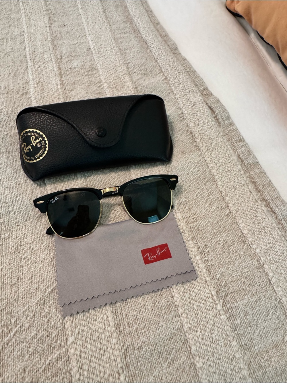 Ray-Ban Clubmaster Classic Sunglasses - RB3016 - Picture 7 of 10